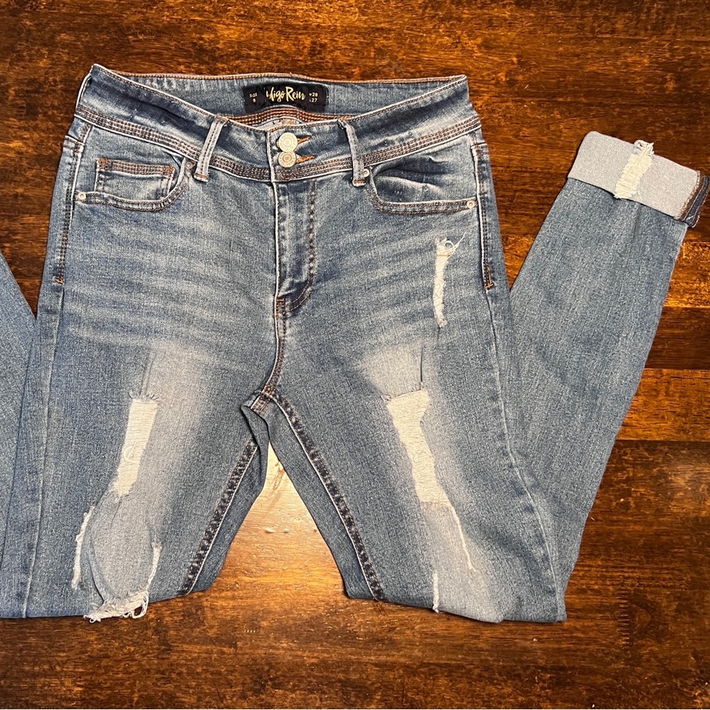 Indigo Rein | Distressed Mid Rise | Skinny Jeans | Size 9/28 | Medium Wash